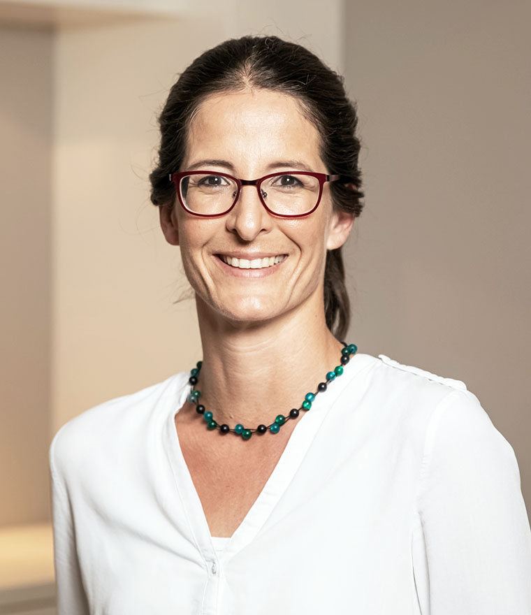 Dr. Nina Breuer