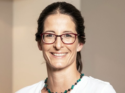 Dr. Nina Breuer